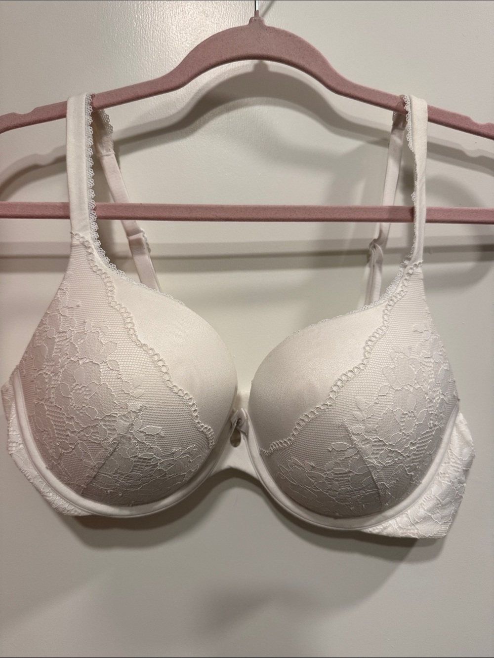 Victoria's Secret Ivory Lace T-Shirt Bra